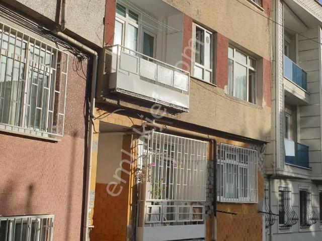 Sahibinden Satılık Boş Daire Fatih Karagümrük'te Merkezi, Yüksek Giriş, Ferah Balkonlu 2+1 Fırsat!