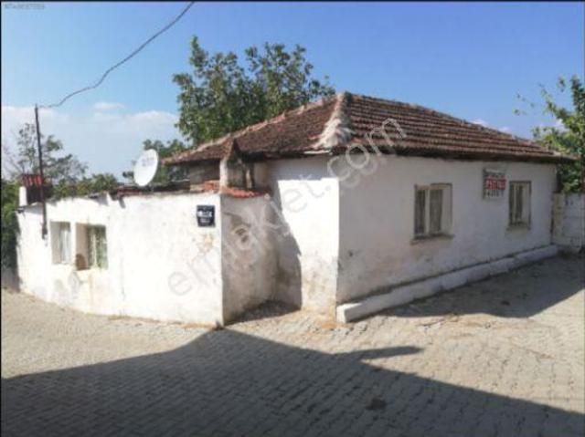 Sahibinden Torbalı Dirmil Mahallesi Satılık Veya Kiralık Fırsat Bahçeli 200 M² Köy Evi