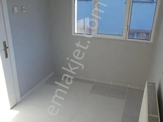 Sahibinden Üçyol Metro Yakını Ferah Köşe Daire