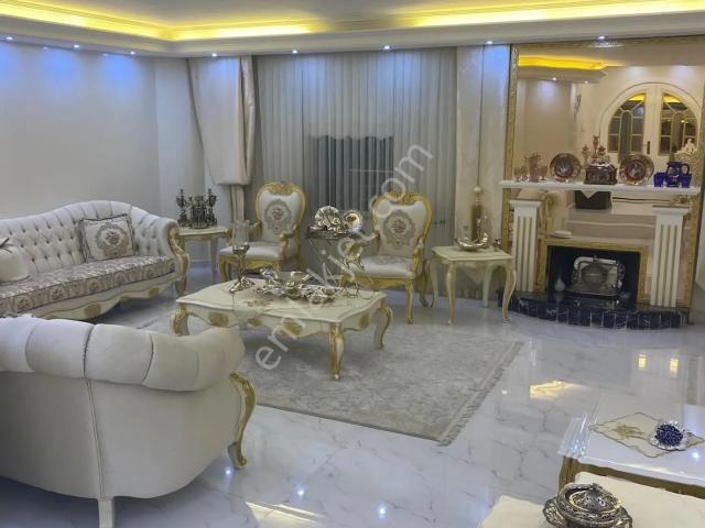 Sahibinden Üniversite Karşısı 4+1 Site İçerisi, 4 Cepheli Ve Her Katı Tek Daire