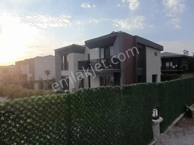 Sahibinden, Van, Edremit, Emin Paşa Mah. Bahçeli Kiralık Villa