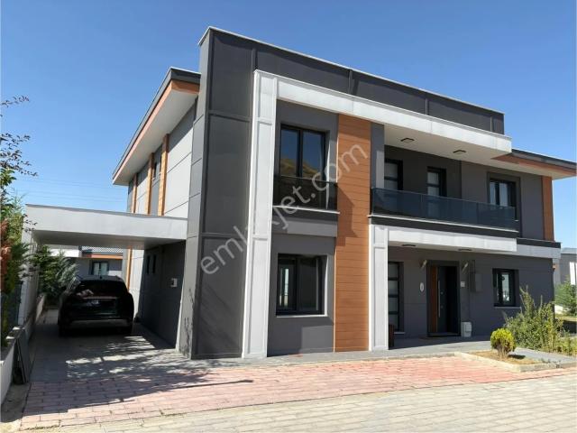 Sahibinden Van Edremit Yeni Toki Yolunda, Van Gölü Manzaralı 5+1 Ultra Lüks Villa
