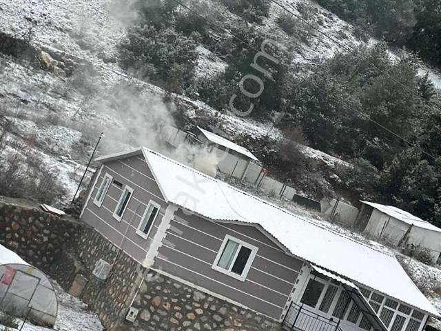 Sahibinden 1030 M2 Bahçe Üzerinde Ev,sera Ve Büyük Kümes! Kurulu Düzen!