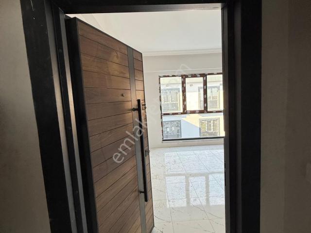 Sahibinden 1 + 1 Sıfır Hastane Ve Otagar Yakını