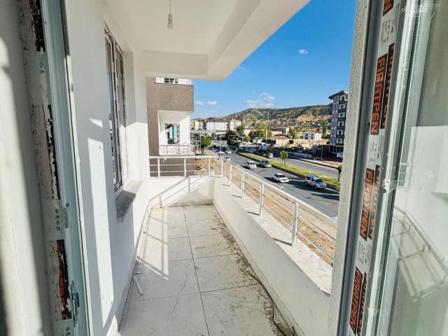 Sahibinden 3+1 Yeni Evebeylin Banyo Lu Arakat Ön Cephe Manzaralı