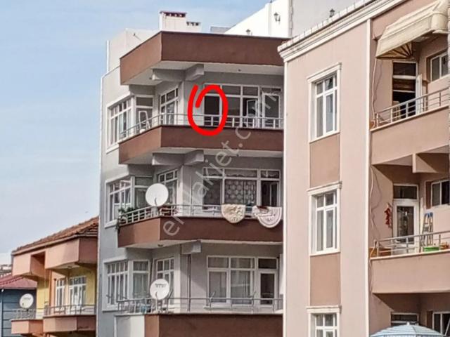 Sahibinden 4 + 1 Ebeveyn Banyolu 3 Balkonu Bulunmaktadir Mekke Caddesi Üst Sokağında Köşe Başı Bina