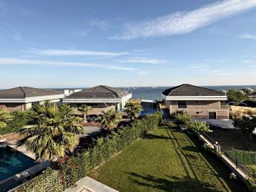 Sahil Mahalesinde Eşsiz Full Deniz Manzaralı 7+3 Villa