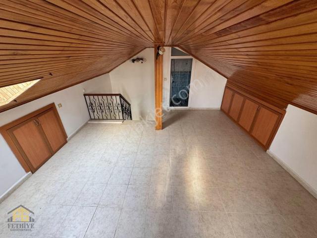 Sahile 100mt Havuzlu Bahçeli Evcil Hayvana Uygun 3+1 Villa