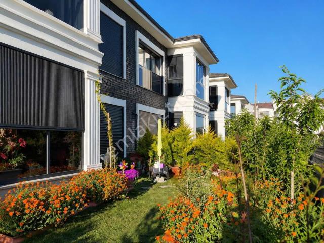 Denize 200 Metre Mesafede Satılık Deluxe Daire !