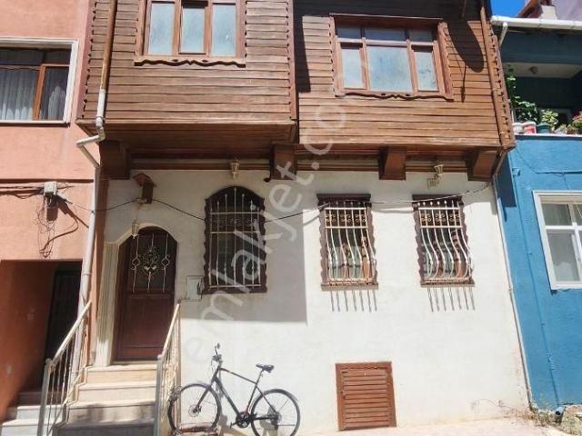 Sahile Yürüme Mesafesinde Bahçeli 2 Katlı Kullanışlı Bakımlı
