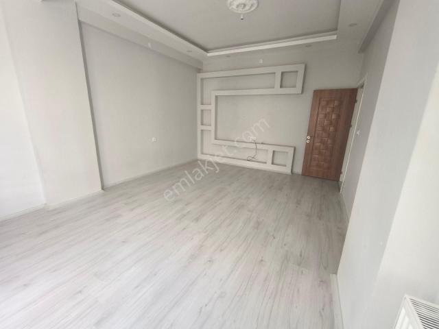 Sahra Emlaktan Yenikent Toki Devlet Hastanesi Arkası Site İçinde Kiralık