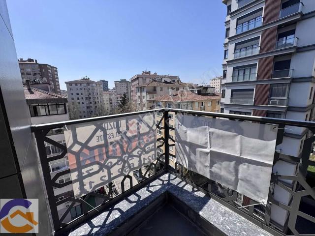 Sahrayıcedit'te Atatürk Cd Yakın Sıfır 125m2 6. Kat 3+1