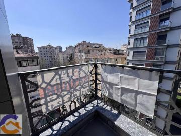 Sahrayıcedit'te Atatürk Cd Yakın Sıfır 125m2 6. Kat 3+1