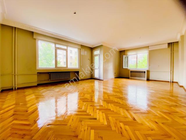 Sahrayıcedit Mengi Sokak'ta Bakımlı,geniş 3+1 Kiralık Daire
