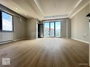 SAHRAYICEDİT'TE SIFIR GENİŞ M2 BALKONLU,EBEVEYNLİ,KOMBİLİ
