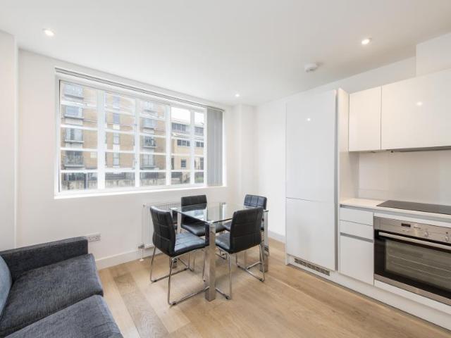 Sail Loft Court, London E14 Studio to rent £1,603 pcm £370 pw