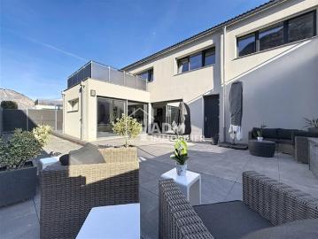 Saillon, moderne 4.5 Zimmer Wohnung mit schöner Aussenanlage