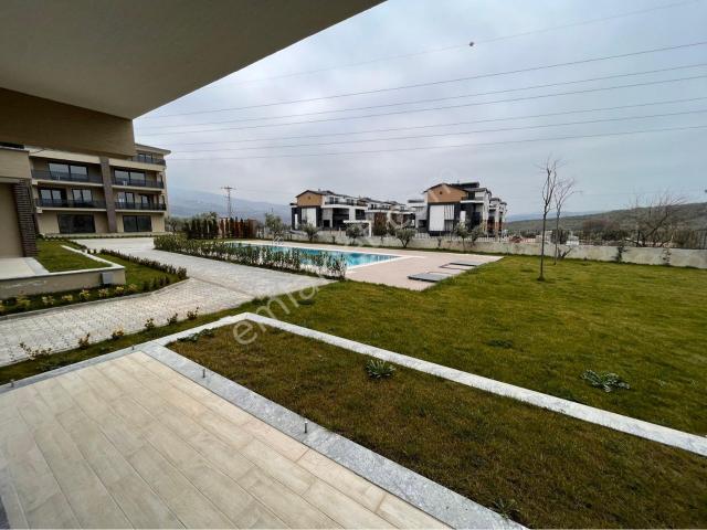 Saim Gencay Gayrimenkulden Gemlik Umurbeyde Havuzlu Kiralık Bahçe Dubleks