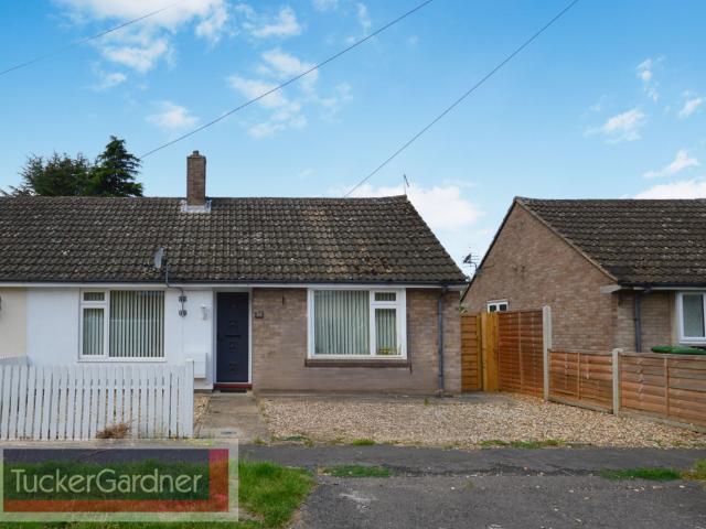 Sainfoin Close, Cambridge, CB22 2 bed bungalow to rent £1,500 pcm £346 pw
