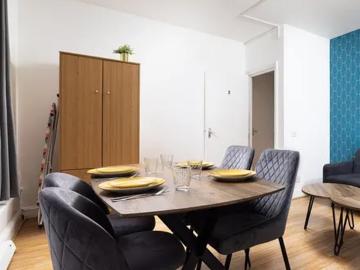 Sainsbury's Local, 164 Uxbridge Road, London, W12 8AA, United Kingdom | 2 bed apartment for rent #138511209 | Rentberry