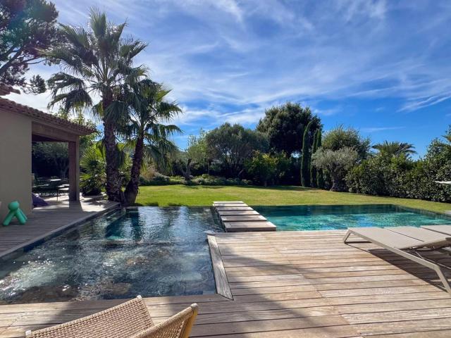 Saint Tropez – Propriété contemporaine au cœur d’un domaine. 275m² Saint Tropez