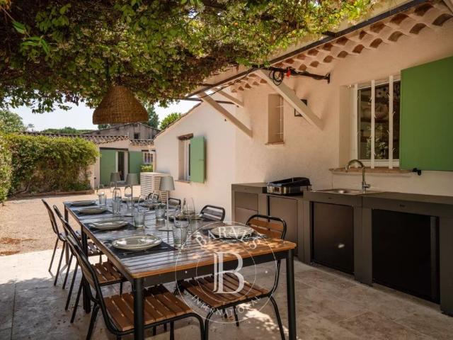 SAINT TROPEZ VILLA 3 CHAMBRES PISCINE