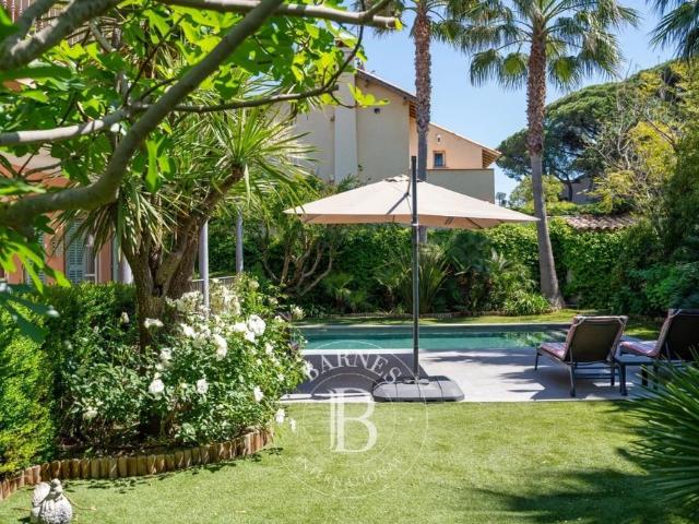 SAINT TROPEZ –VILLA 6 CHAMBRES – PISCINE