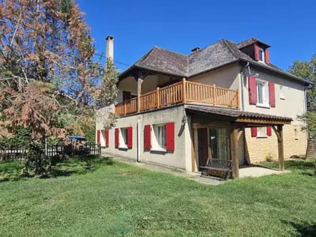 Saint Vincent de Cosse 24220 Achat / Vente maison 9 pièces t9 au dernier étage
