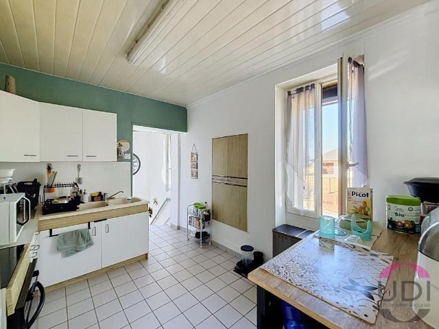 Saint Victor – Maison avec sous sol complet, Deux chambres, Garage et Dépendances