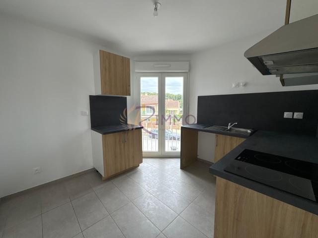 SAINT VICTORET T4 DE 81M2 AVEC DEUX PLACES DE STATIONNEMENTS, TERRASSE ET CLIMATISATION