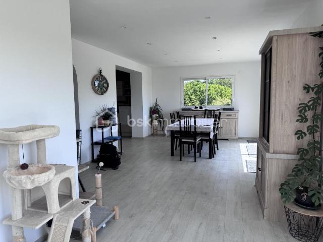 SAINT VOUGAY – Maison familiale de 166 m² sur 4 100 m² de terrain
