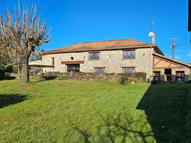Saint Yrieix la Perche 87500 Achat / Vente maison 6 pièces t6 au dernier étage