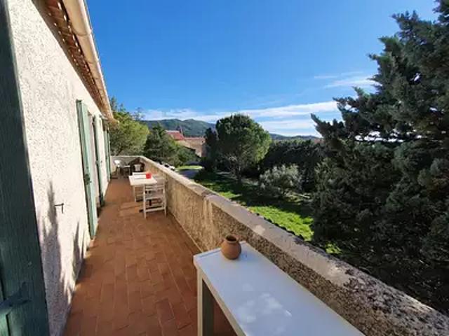 Saint Zacharie 83640 Location appartement 3 pièces t3 au dernier étage terrasse