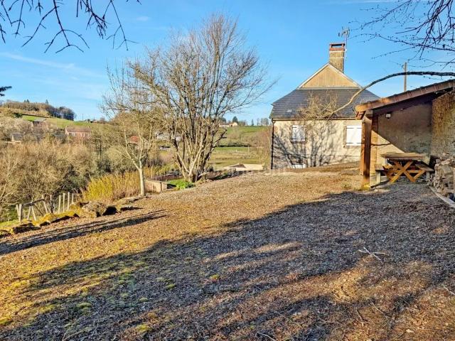 SAINT AGNAN, rare maison au bord du lac avec vue dominante s. 223m² Saint Agnan
