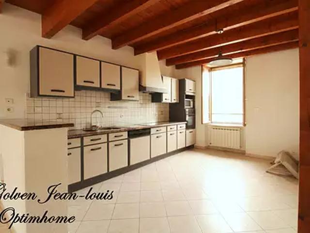 Saint Affrique 12400 Achat / Vente appartement 9 pièces t9 au dernier étage