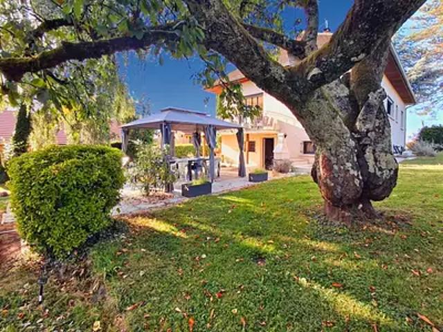 Saint Amour 39160 Achat / Vente maison 10 pièces t10 piscine jardin
