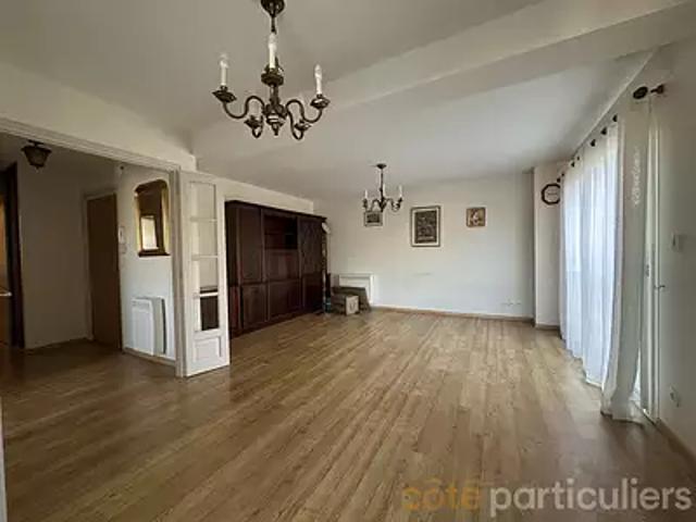 Saint Amand Montrond 18200 Achat / Vente appartement 2 pièces t2 au dernier étage