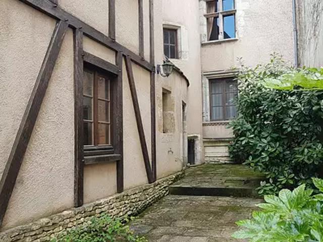 Saint Amand Montrond 18200 Achat / Vente maison 7 pièces t7 cave