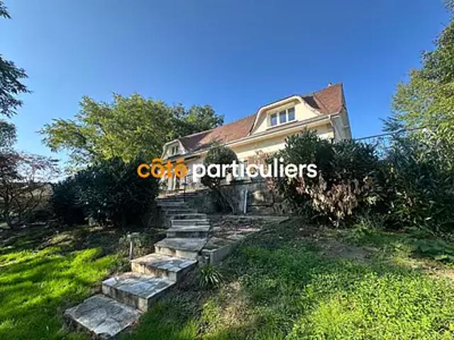 Saint Amand Montrond 18200 Achat / Vente maison 8 pièces t8 au dernier étage