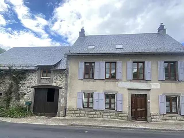 Saint Amandin 15190 Achat / Vente maison 9 pièces t9