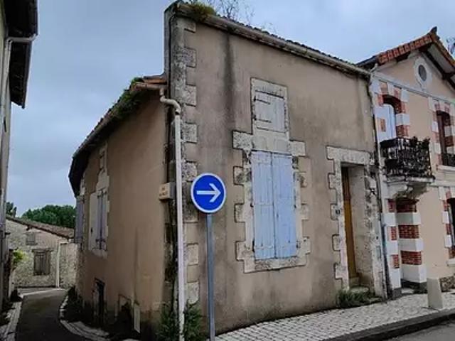 Saint Amant de Boixe 16330 Achat / Vente maison 3 pièces t3 jardin