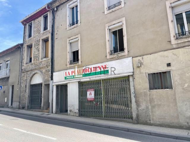 Saint Ambroix à proximité d'Alès local commercial + appartem