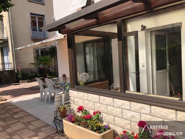 SAINT AMÉ: Grand logement F7 'esprit maison de famille' t