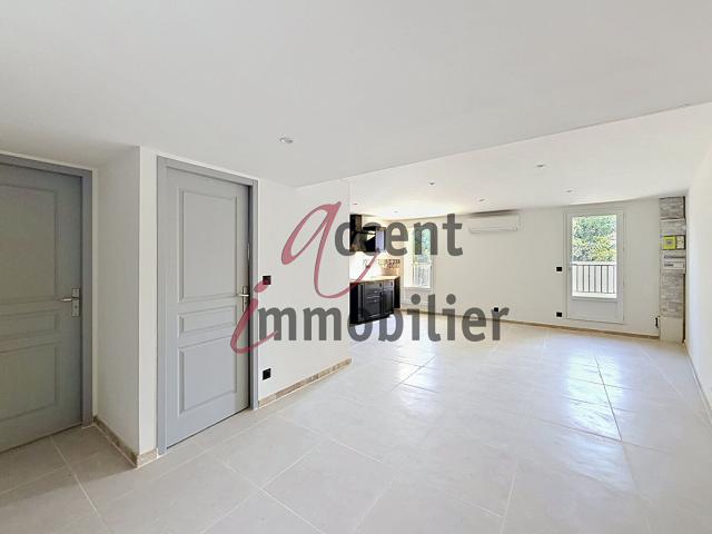 Saint Andiol: Appartement récent avec terrasse