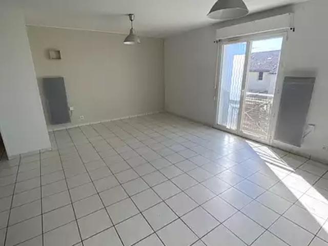 Saint André de Cubzac 33240 Location appartement 2 pièces t2 au dernier étage