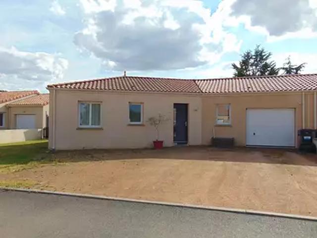Saint André de la Marche 49450 Location maison 4 pièces t4 au dernier étage
