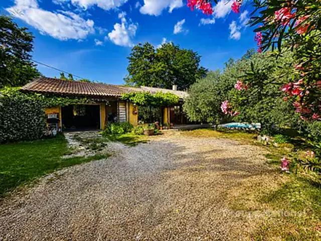 Saint André de Roquepertuis 30630 Achat / Vente maison 5 pièces t5 au dernier étage piscine