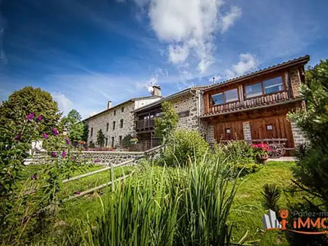 Saint Anthème 63660 Achat / Vente maison 12 pièces t12 terrasse