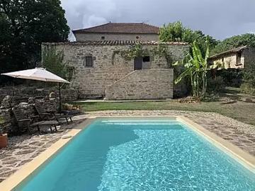 Saint Antonin Noble Val 82140 Location maison 8 pièces t8 piscine