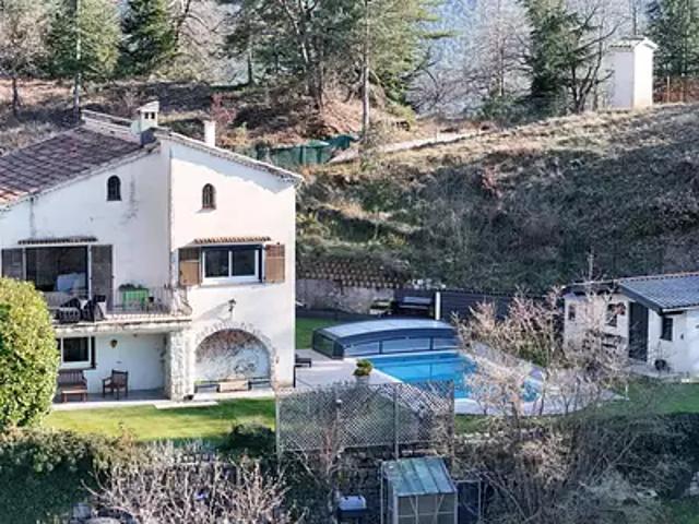Saint Antonin 06260 Achat / Vente maison 5 pièces t5 piscine